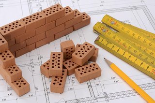 Miniaturklinker, Bleistift und Bauplan