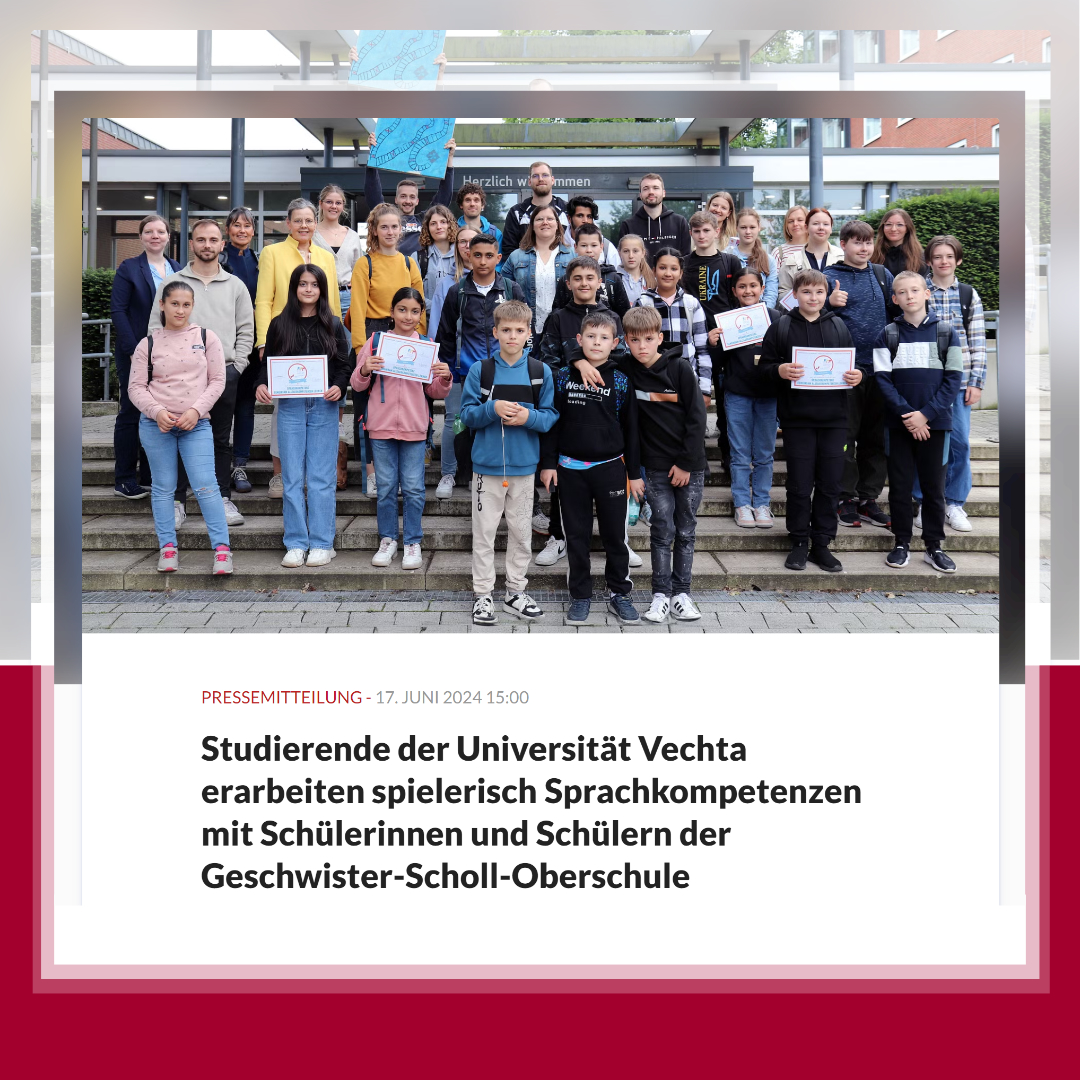 Abschlussveranstaltung des Moduls pbx121 mit Schüler*Innen der GSO, den Studierenden der Universität Vechta und Lehrenden vor dem Universitätsgebäude